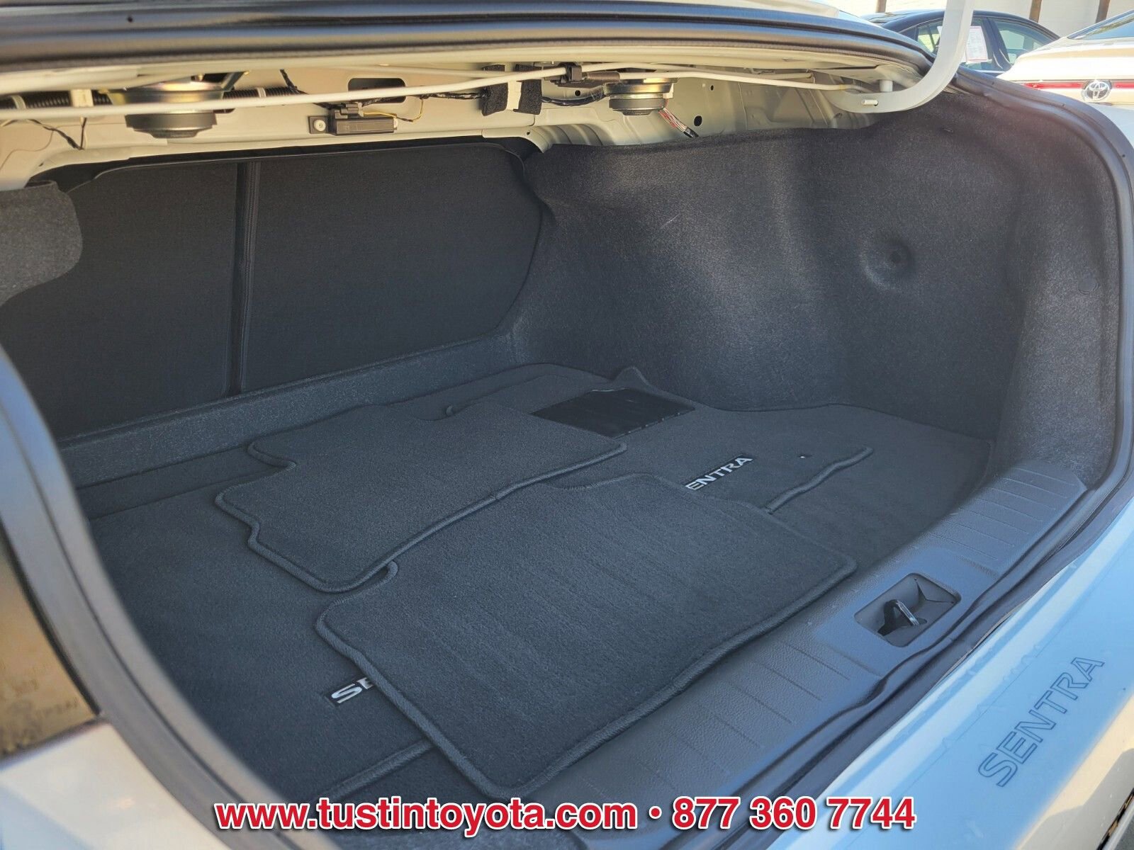 Used 2024 Nissan Sentra S image 12