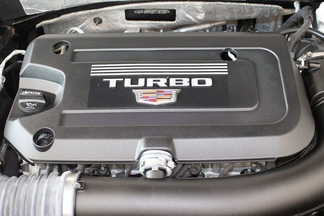 Used 2023 Cadillac XT4 Luxury w/ Cold Weather Package image 4