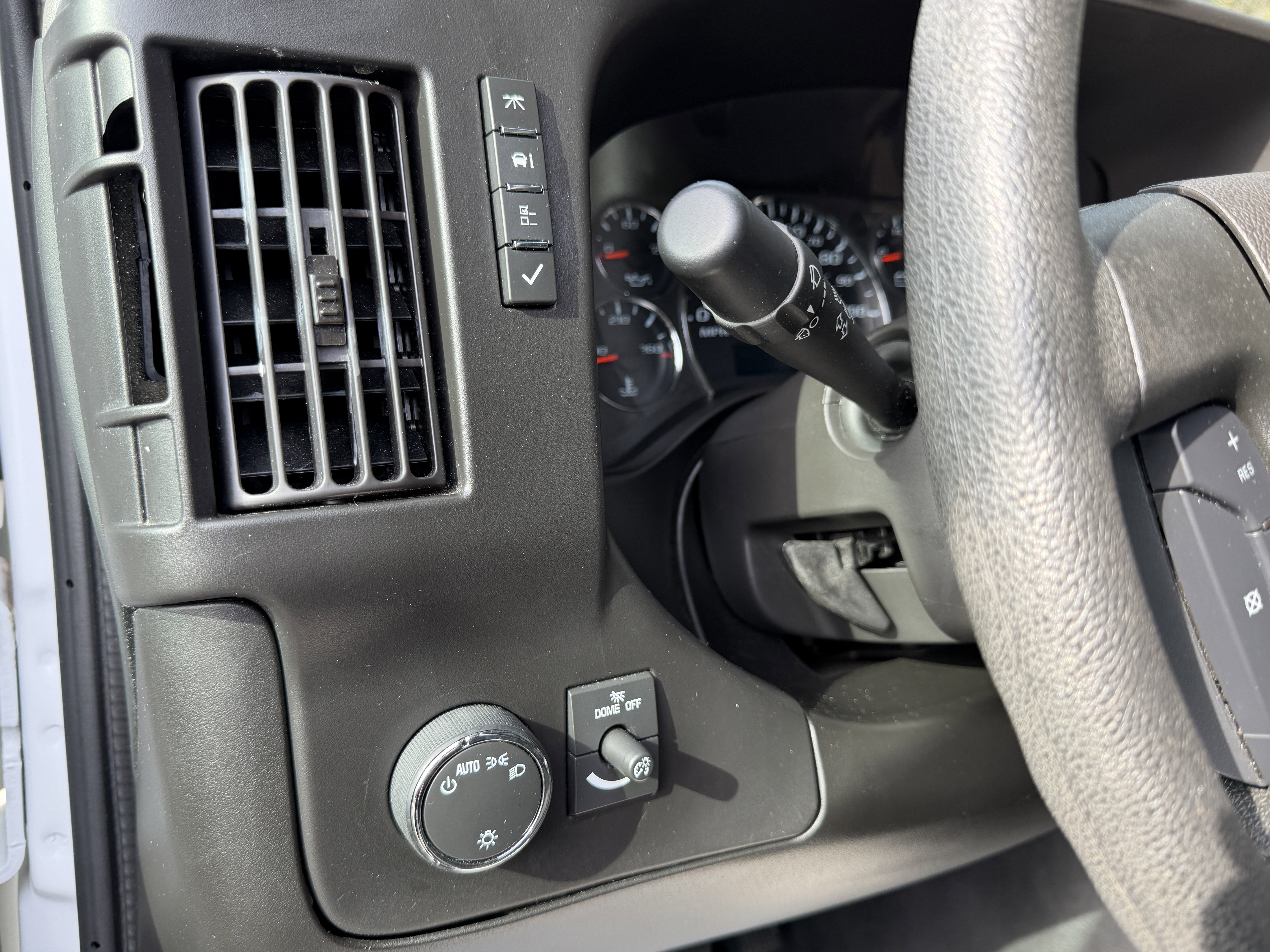 Used 2024 Chevrolet Express 2500 Work Van w/ Driver Convenience Package image 12