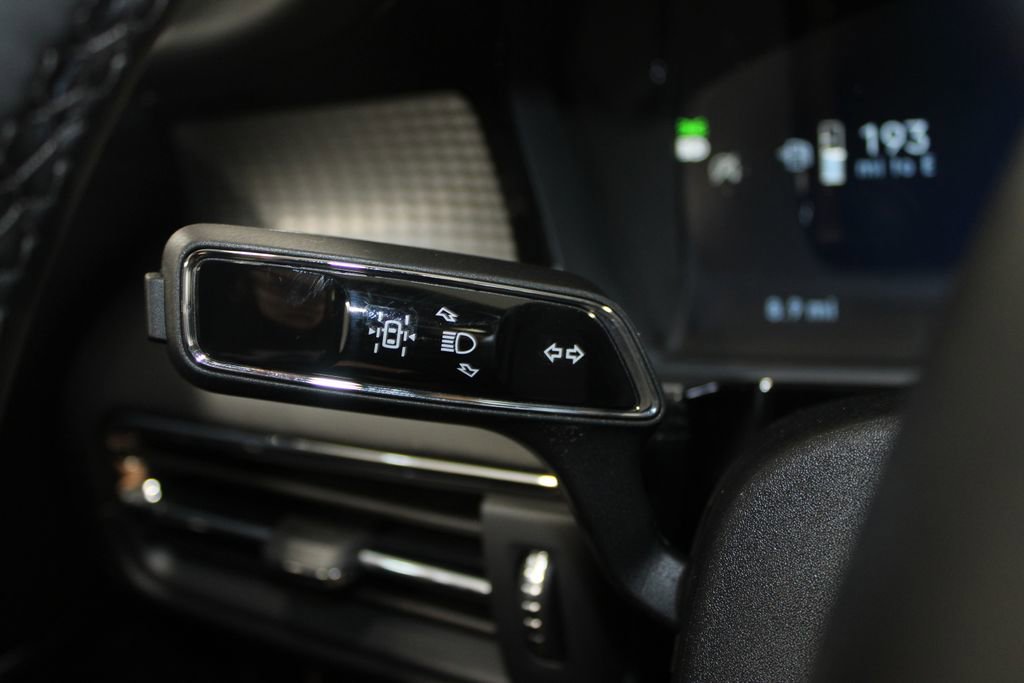 New 2025 Lincoln Corsair FWD w/ Equipment Group 101A image 38