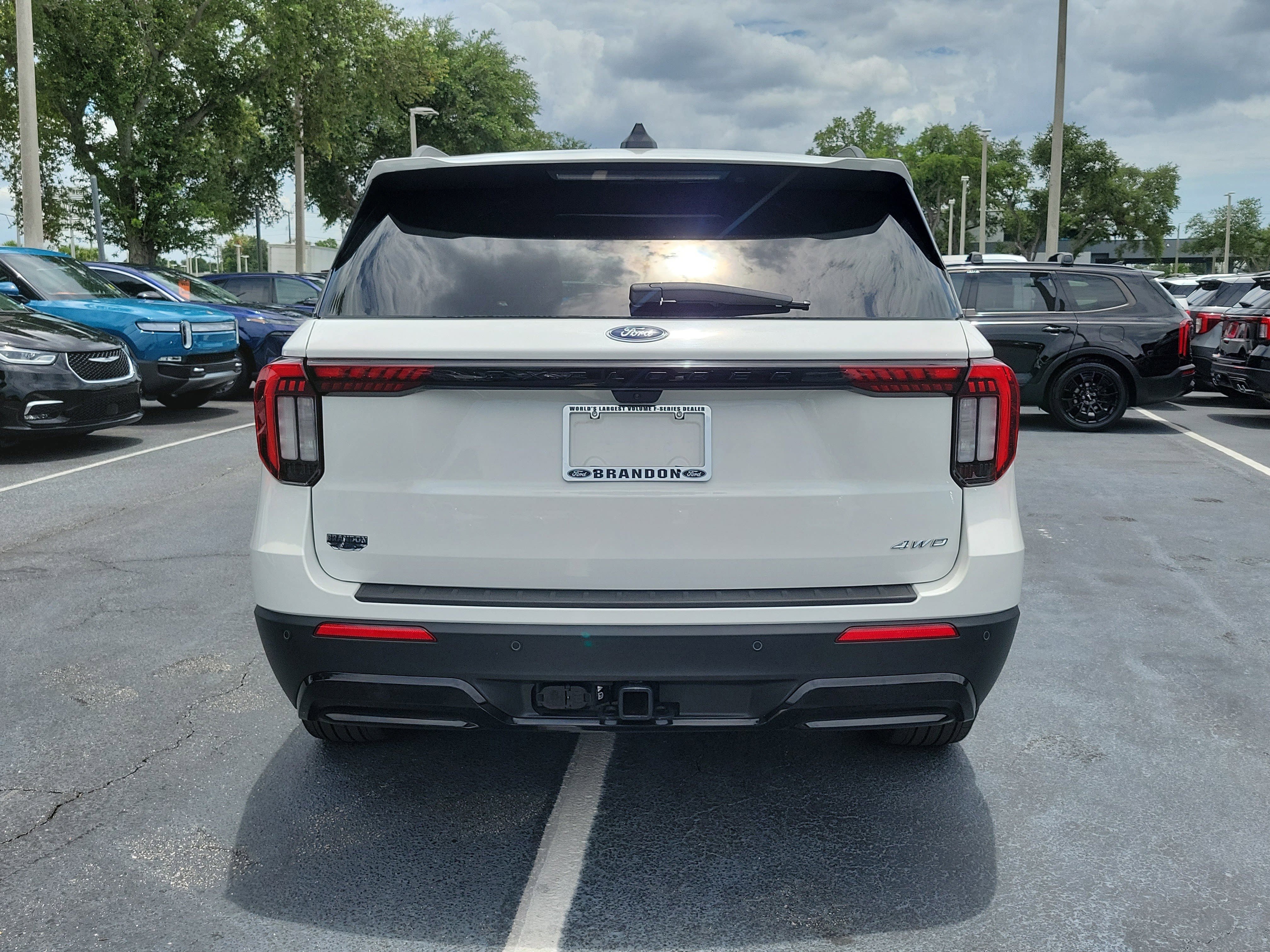 Certified 2025 Ford Explorer ST-Line AWD/4WD image 8