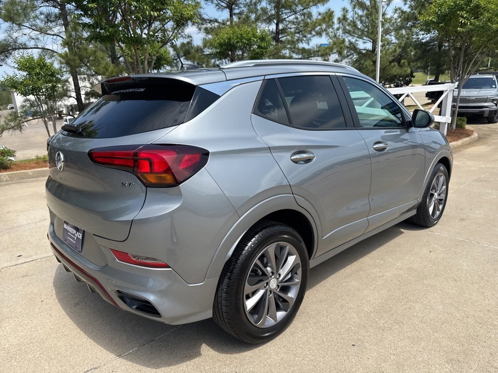 Used 2023 Buick Encore GX Select w/ Sport Touring Package image 9