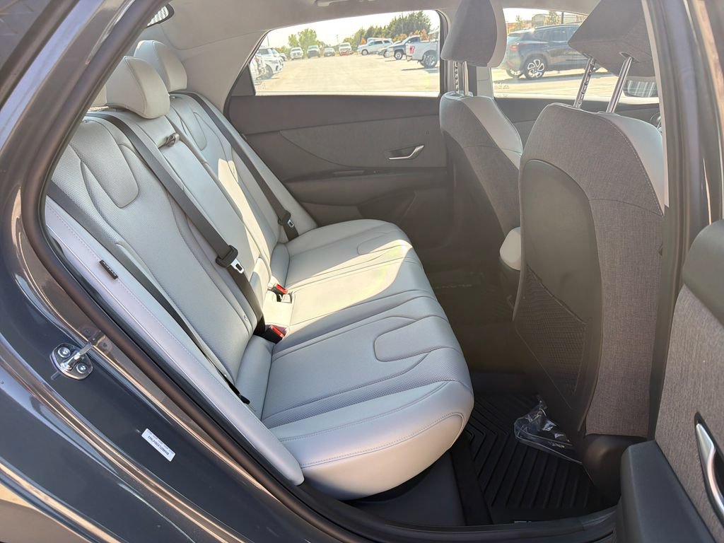 New 2026 Hyundai Elantra Limited FWD image 34