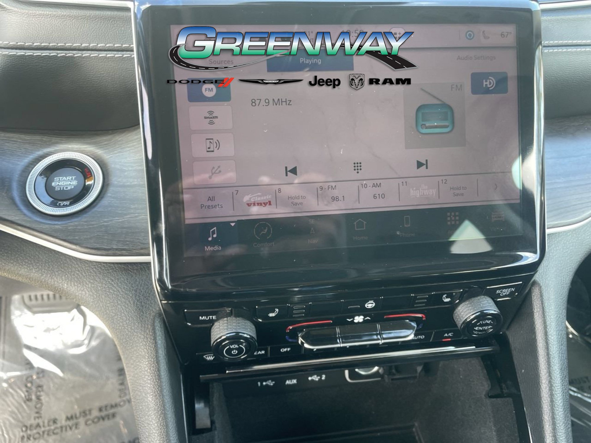 Used 2022 Jeep Grand Cherokee L Limited AWD/4WD image 22