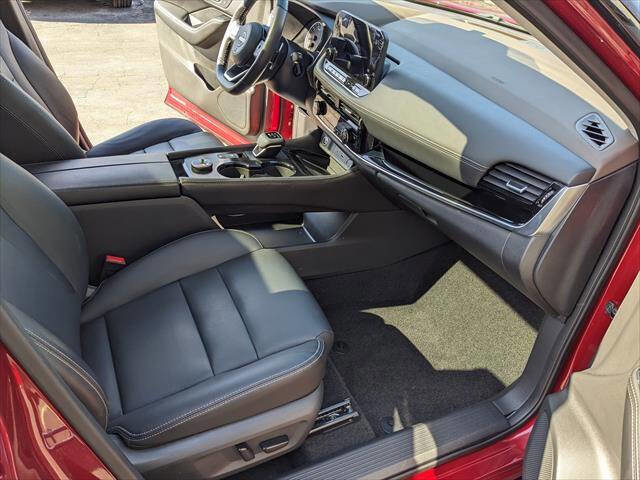 Used 2023 Nissan Rogue SL w/ SL Premium Package image 18