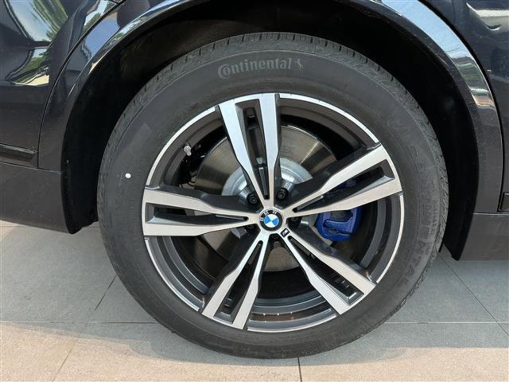 New 2025 BMW X7 M60i image 8