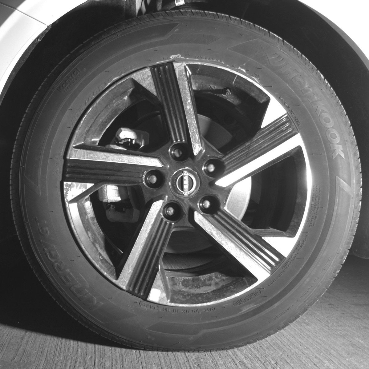Used 2025 Nissan Sentra SV FWD image 12