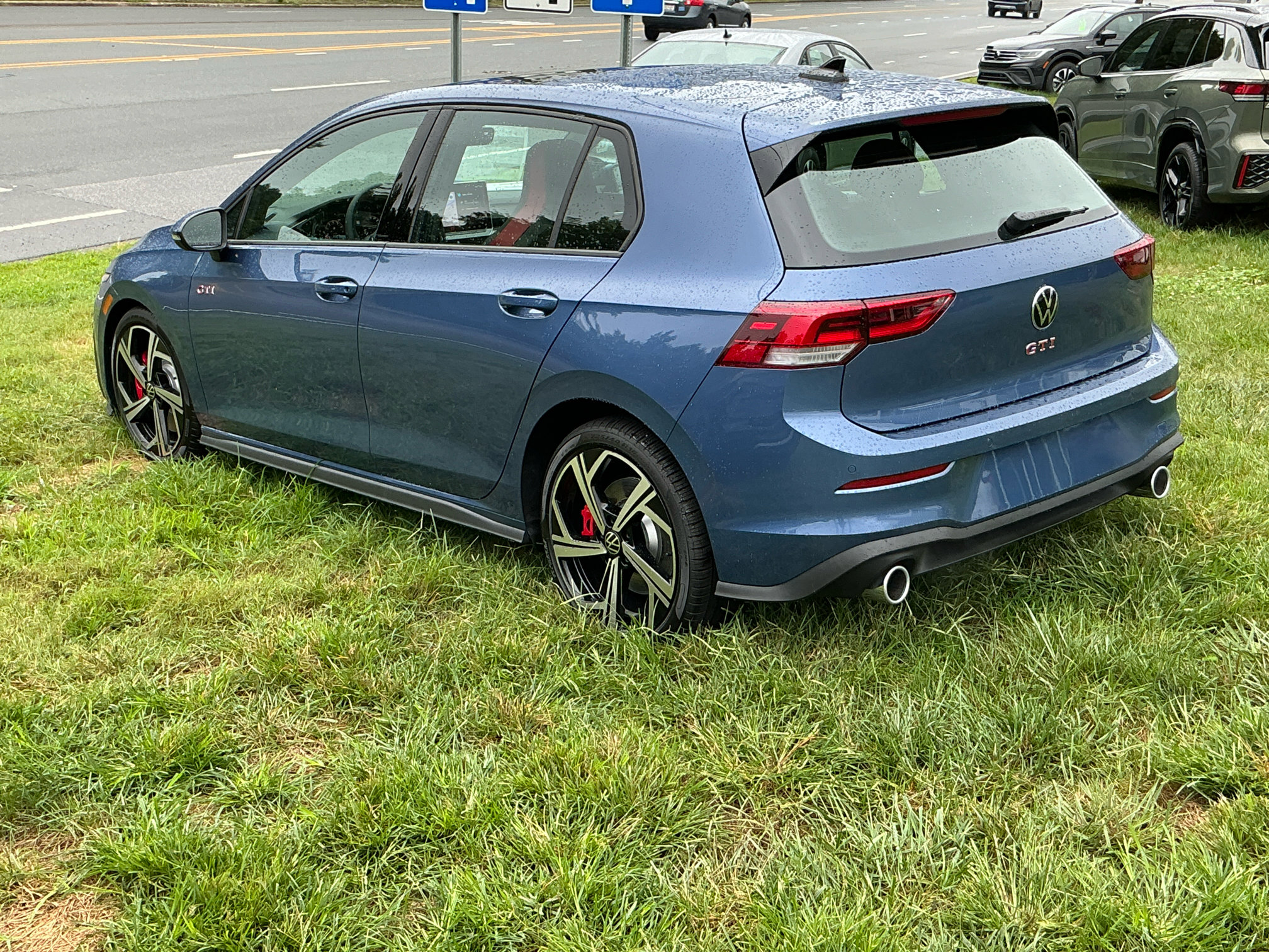 New 2025 Volkswagen GTI SE image 5