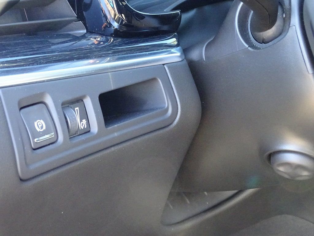 Used 2025 Cadillac XT5 Premium Luxury image 16