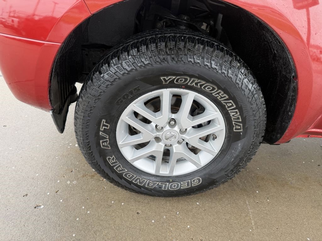 Used 2015 Nissan Frontier SV image 19