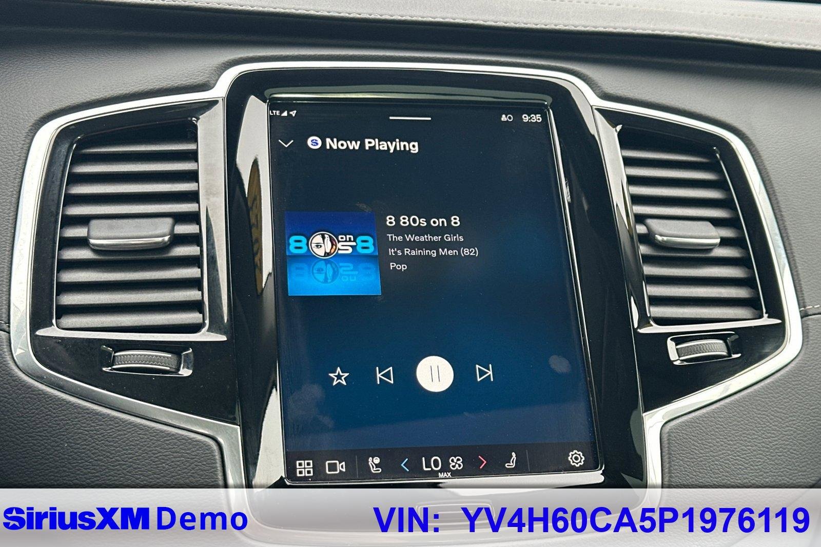 Certified 2023 Volvo XC90 T8 Ultimate image 30