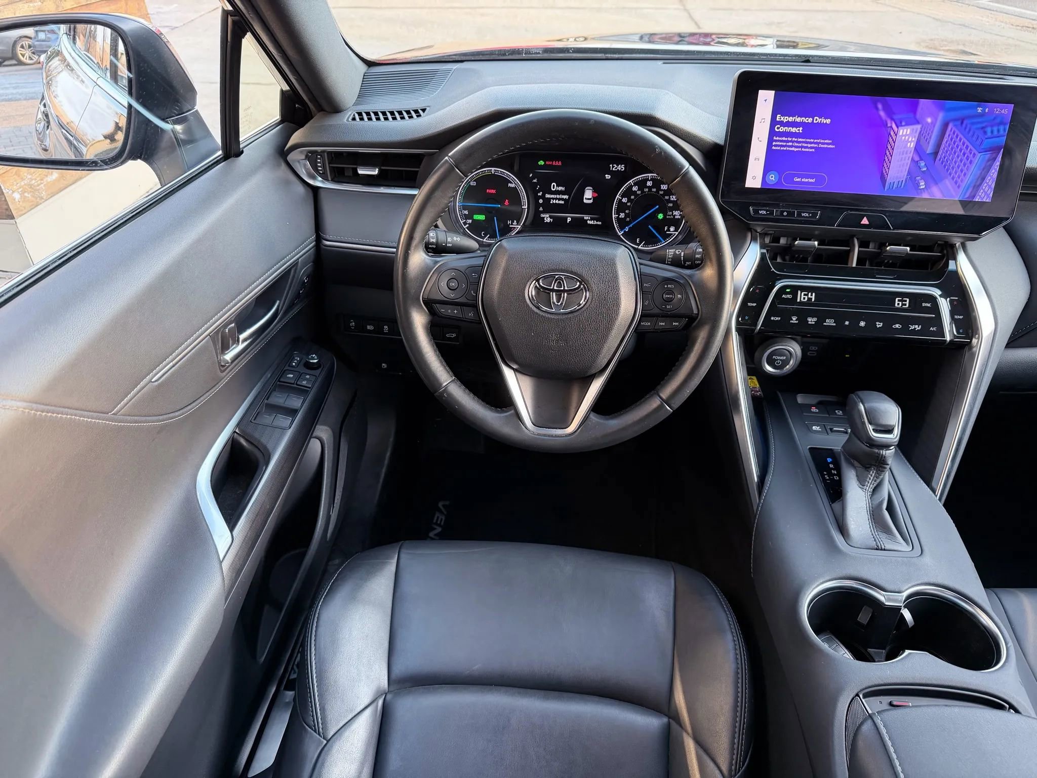 Used 2023 Toyota Venza XLE AWD/4WD image 17