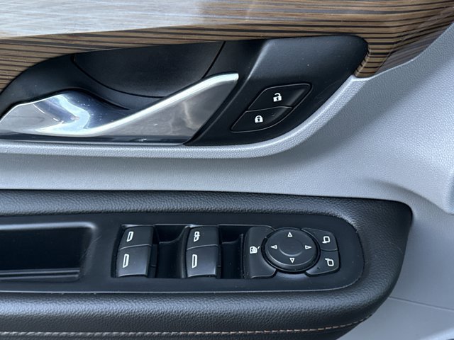 Used 2020 GMC Terrain SLE w/ Driver Convenience Package image 18