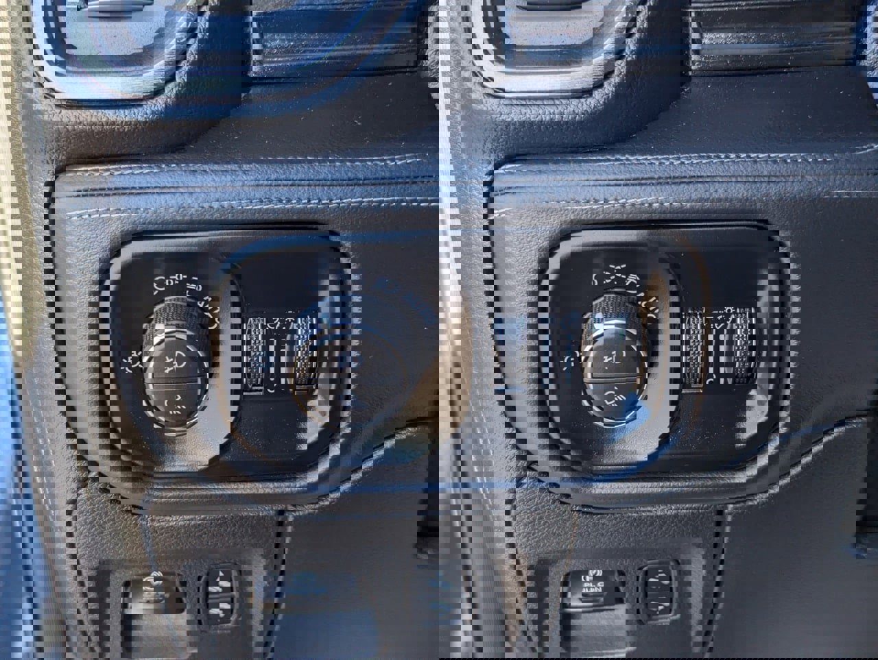 Used 2023 RAM 1500 Limited w/ Night Edition image 21