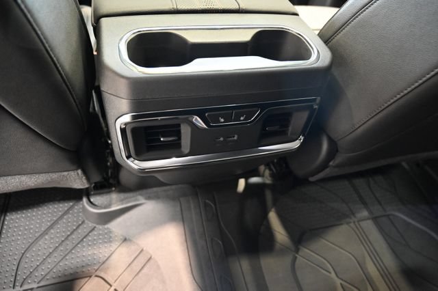 New 2026 Chevrolet Silverado 1500 High Country w/ High Country Premium Package AWD/4WD image 30