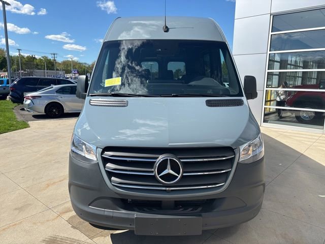 Used 2024 Mercedes-Benz Sprinter 2500 image 2
