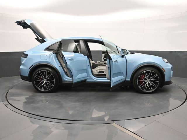 New 2026 Porsche Macan 4S Electric image 34
