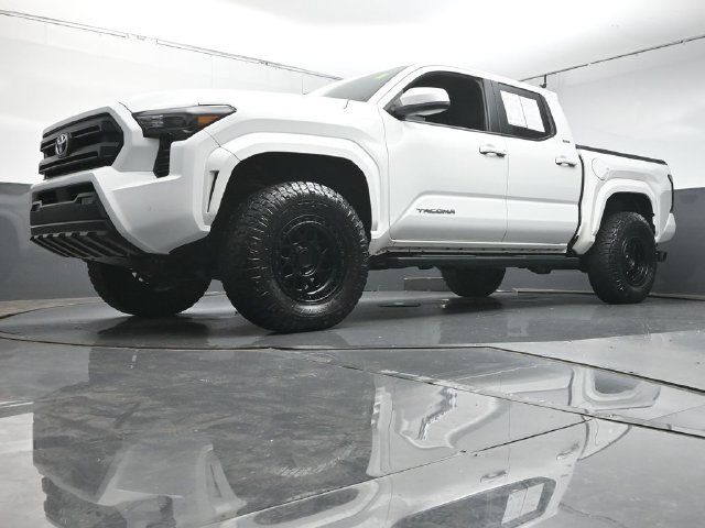 Used 2024 Toyota Tacoma SR5 w/ SR5 Upgrade Package RWD image 37
