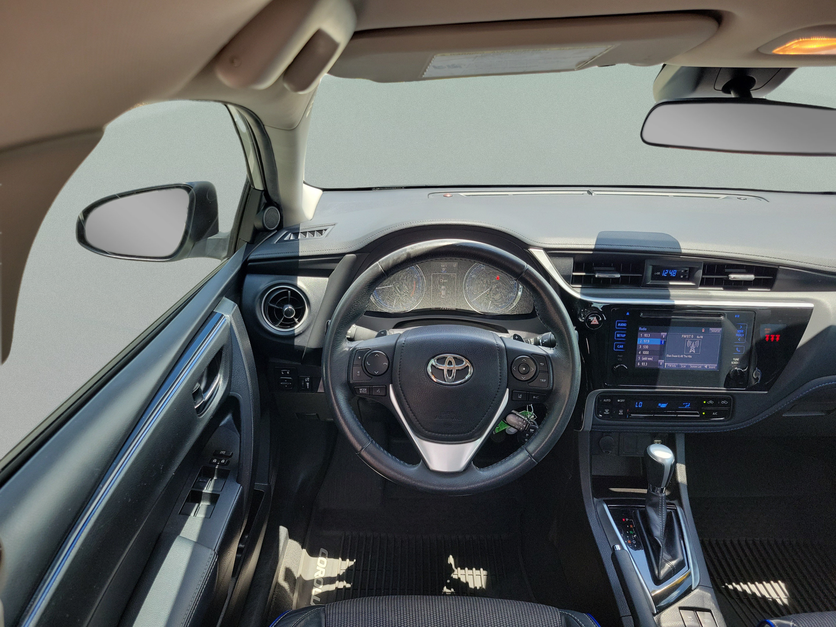 Used 2018 Toyota Corolla SE FWD image 5