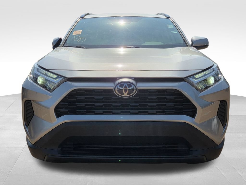Used 2023 Toyota RAV4 XLE FWD image 3