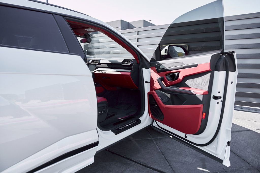 Used 2024 Lamborghini Urus S image 23