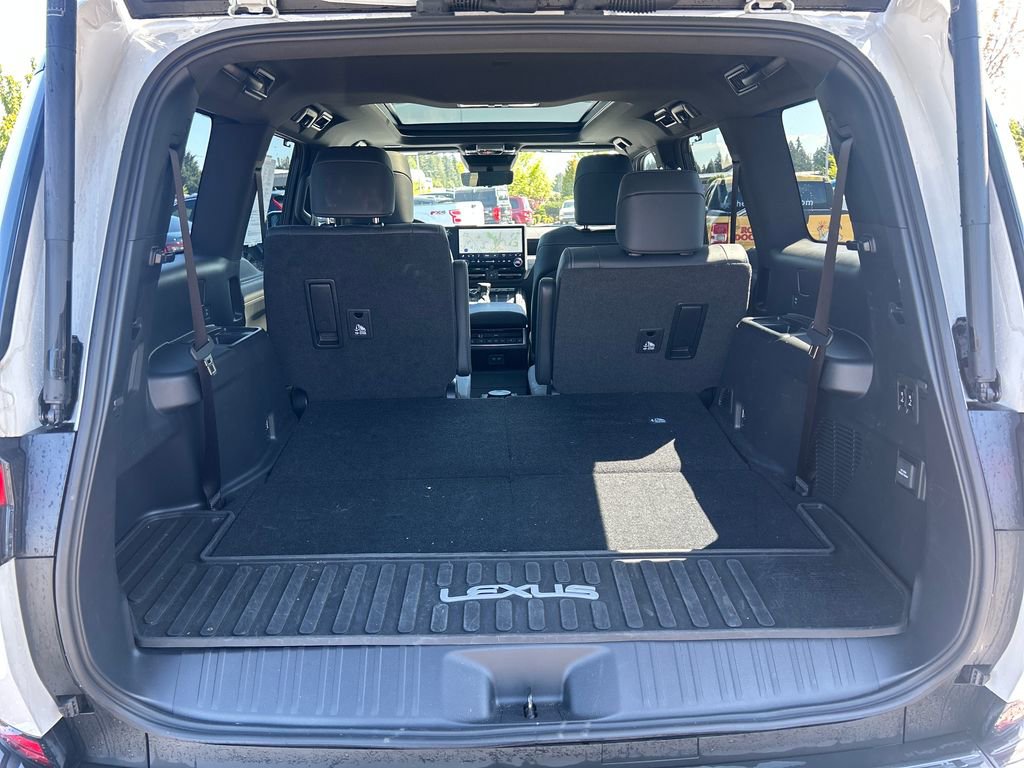 Used 2024 Lexus GX 550 w/ Cold Area Package AWD/4WD image 35