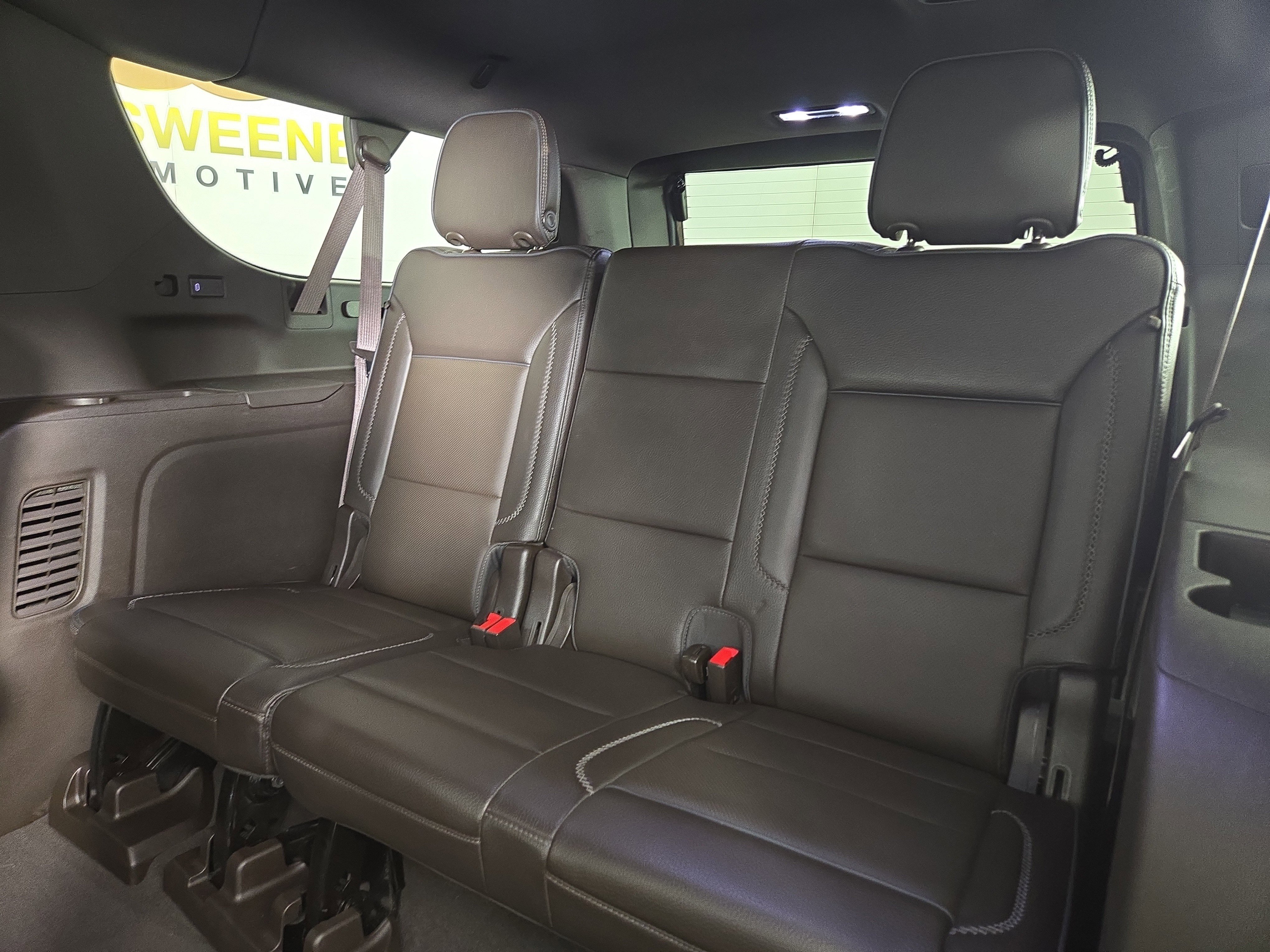 Used 2022 GMC Yukon XL Denali w/ Denali Premium Package image 13