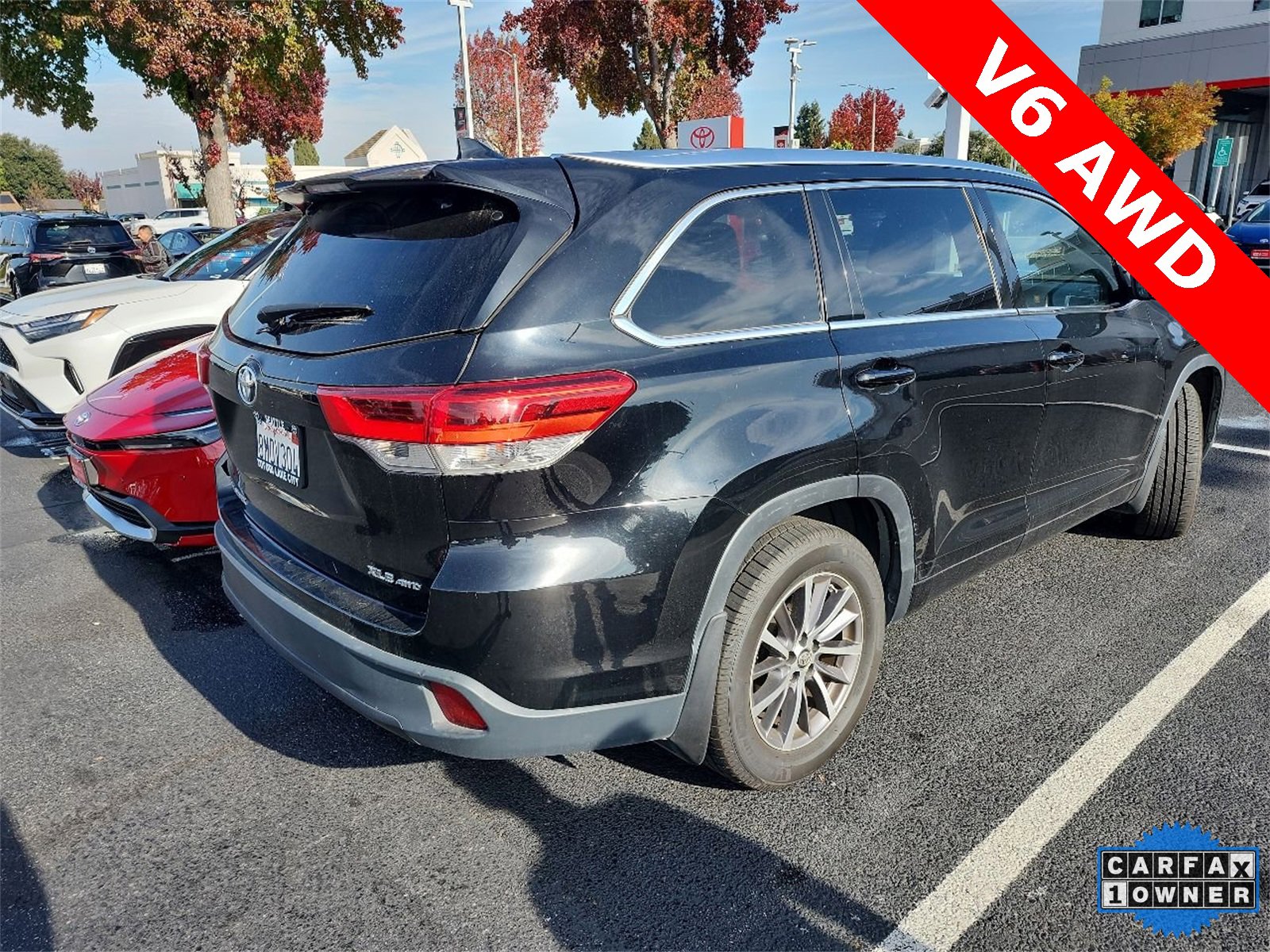 Used 2018 Toyota Highlander XLE image 2