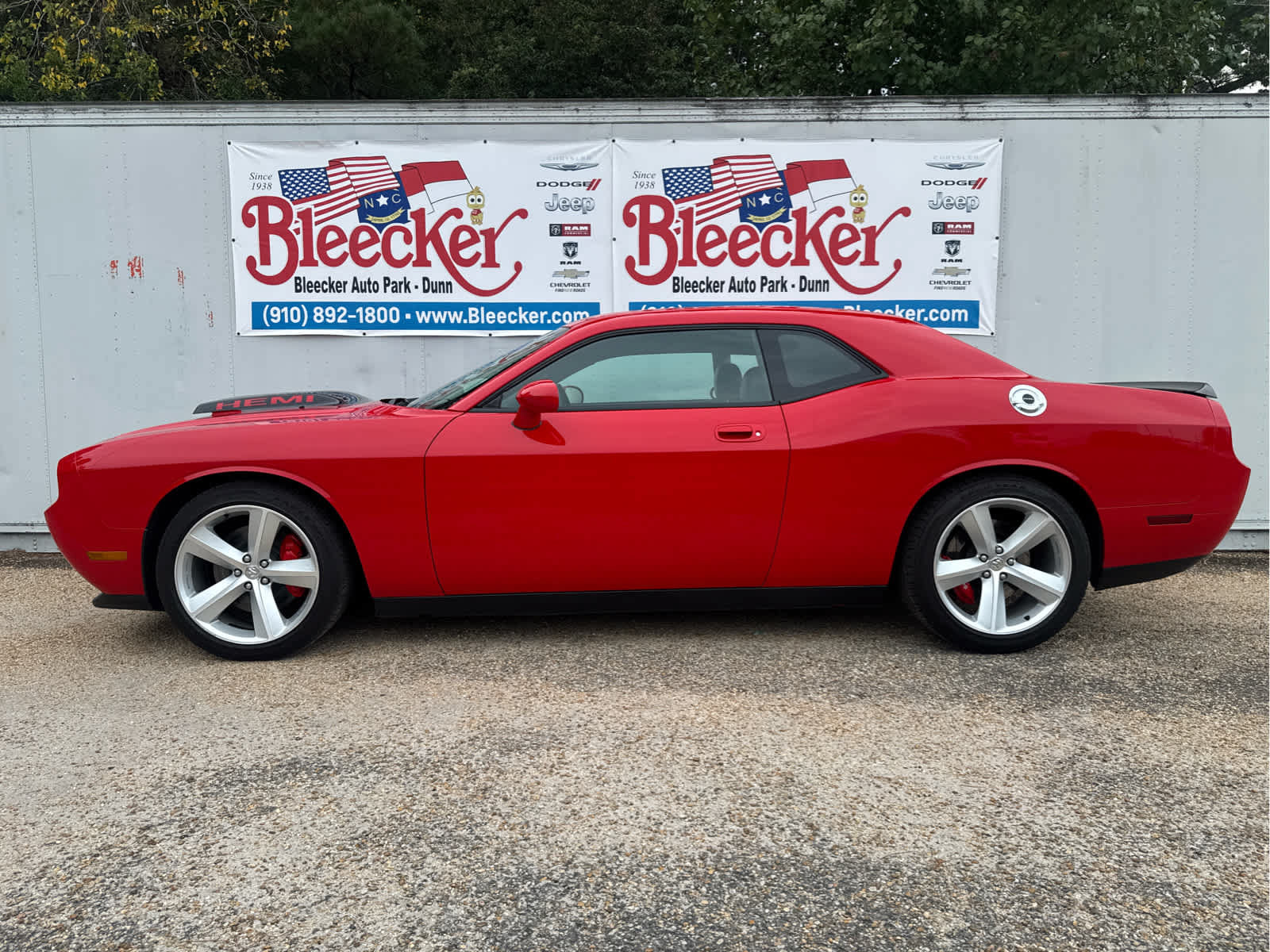 Used 2010 Dodge Challenger SRT8 w/ SRT Option Group II RWD image 7