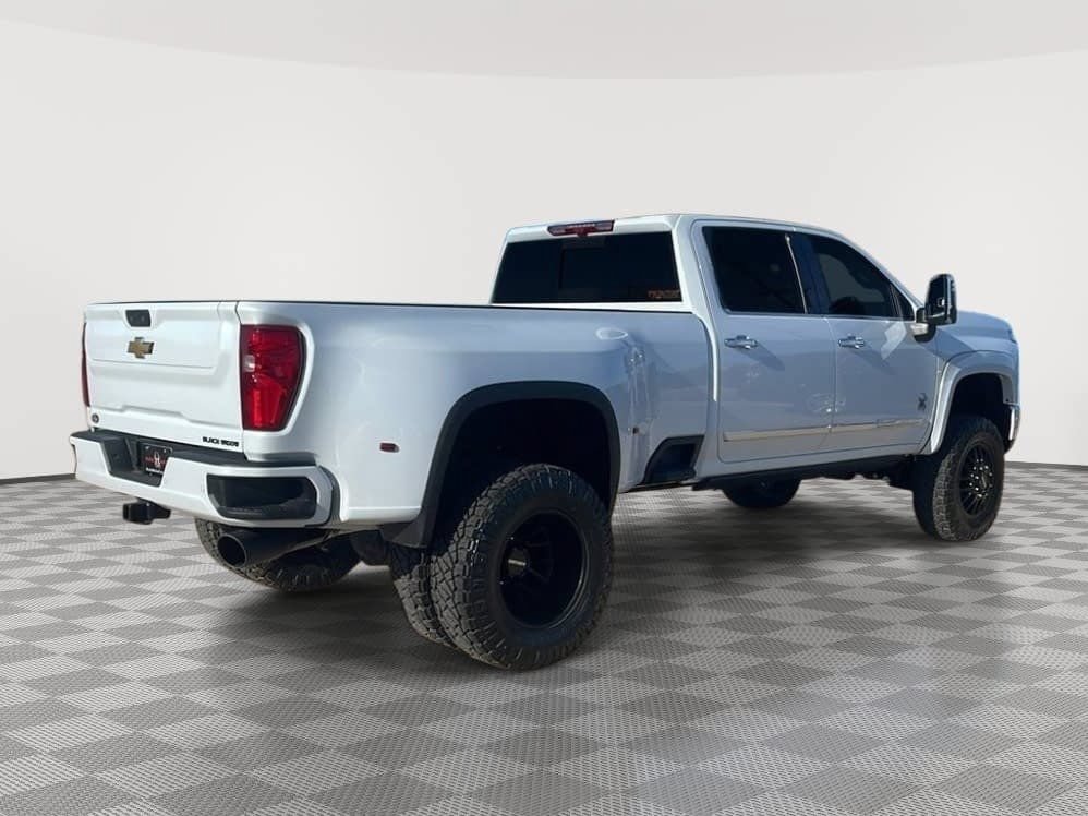 New 2026 Chevrolet Silverado 3500 High Country w/ High Country Premium Package AWD/4WD image 6