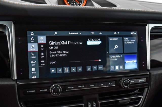 Used 2021 Porsche Macan image 23