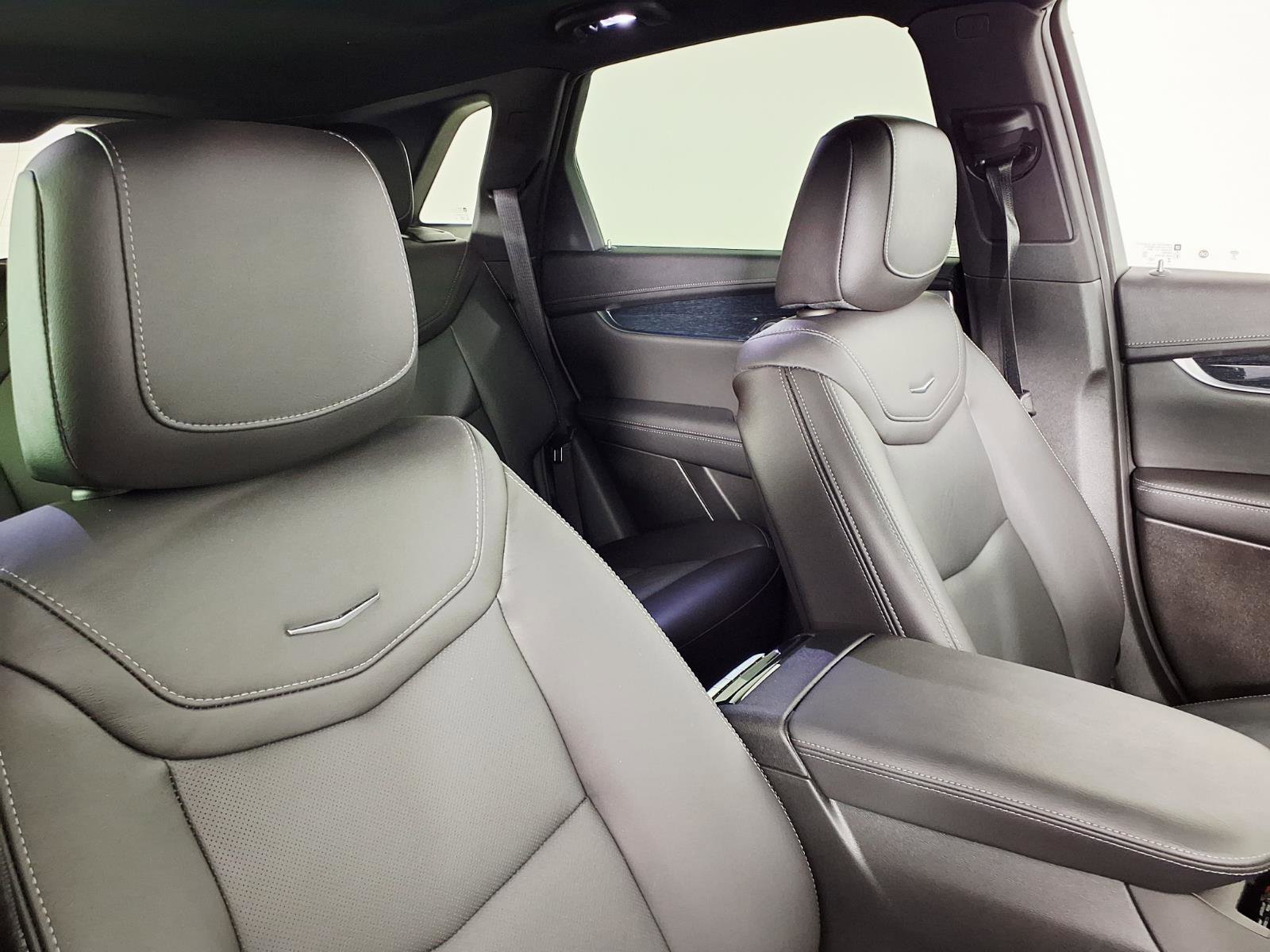 Used 2024 Cadillac XT5 Premium Luxury w/ Technology Package image 10