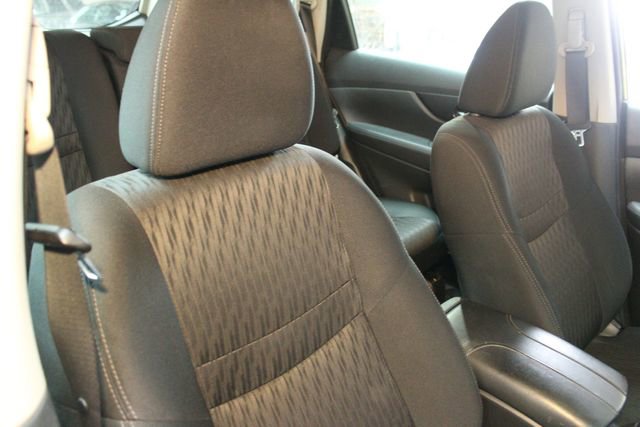 Used 2018 Nissan Rogue S FWD image 11