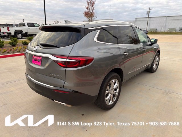 Used 2018 Buick Enclave Avenir w/ Avenir Technology Package FWD image 11
