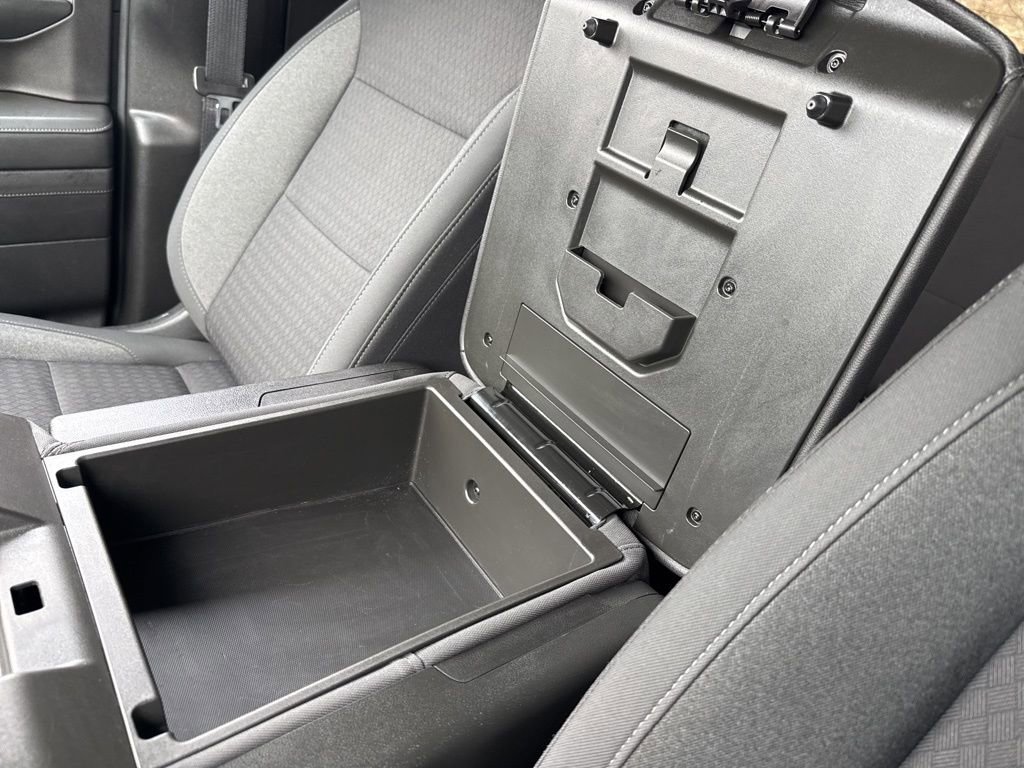 Used 2022 Chevrolet Silverado 1500 LT AWD/4WD image 38