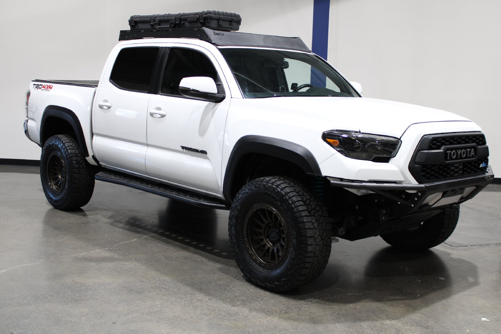 Used 2022 Toyota Tacoma TRD Off-Road AWD/4WD image 2