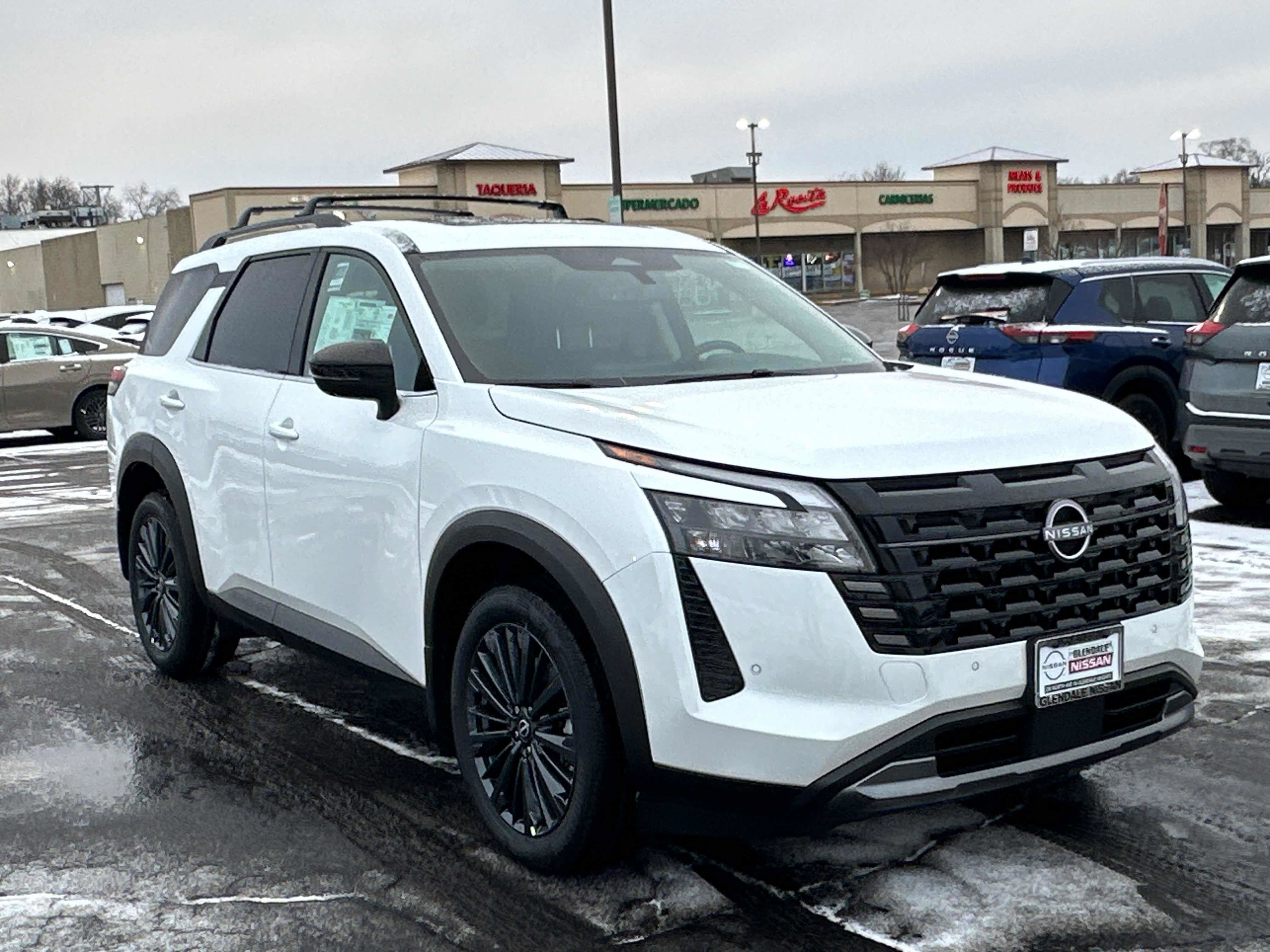 New 2026 Nissan Pathfinder SL w/ SL Premium Package image 3