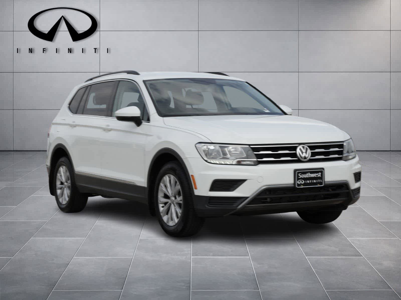 Used 2018 Volkswagen Tiguan SE w/ 3rd Row Seat Package AWD/4WD image 3