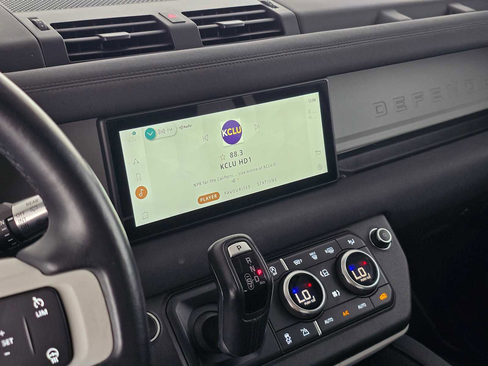 Used 2022 Land Rover Defender 110 SE image 26