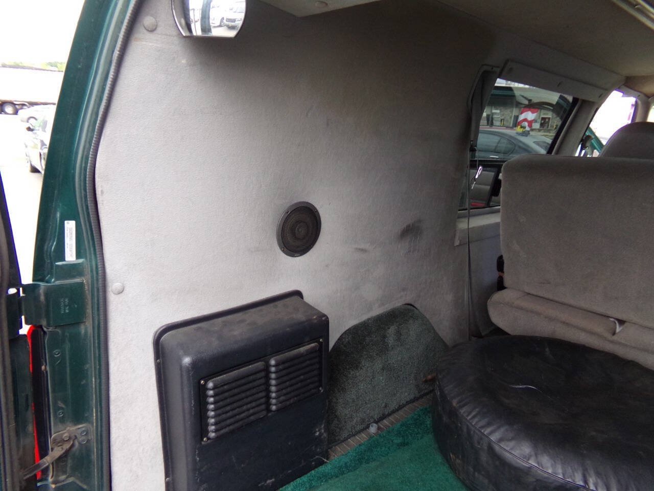 Used 1998 Chevrolet Astro w/ Convenience Group RWD image 25