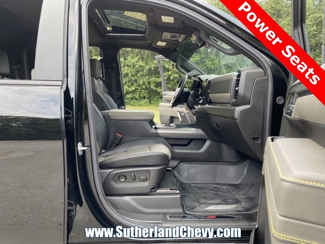 Certified 2025 Chevrolet Silverado 2500 ZR2 w/ Technology Package image 25