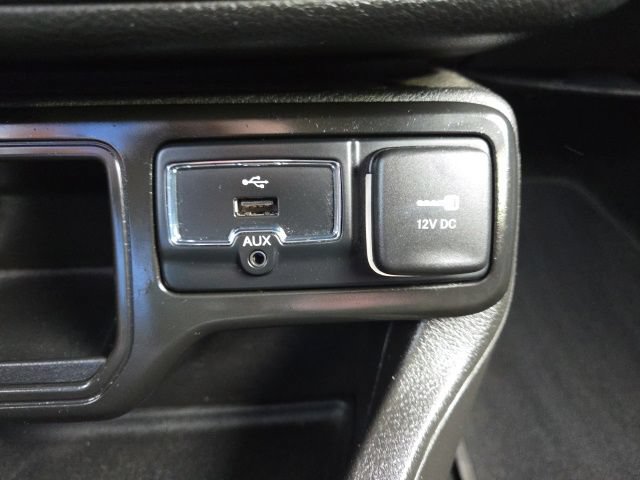 Used 2020 Jeep Renegade Latitude FWD image 31