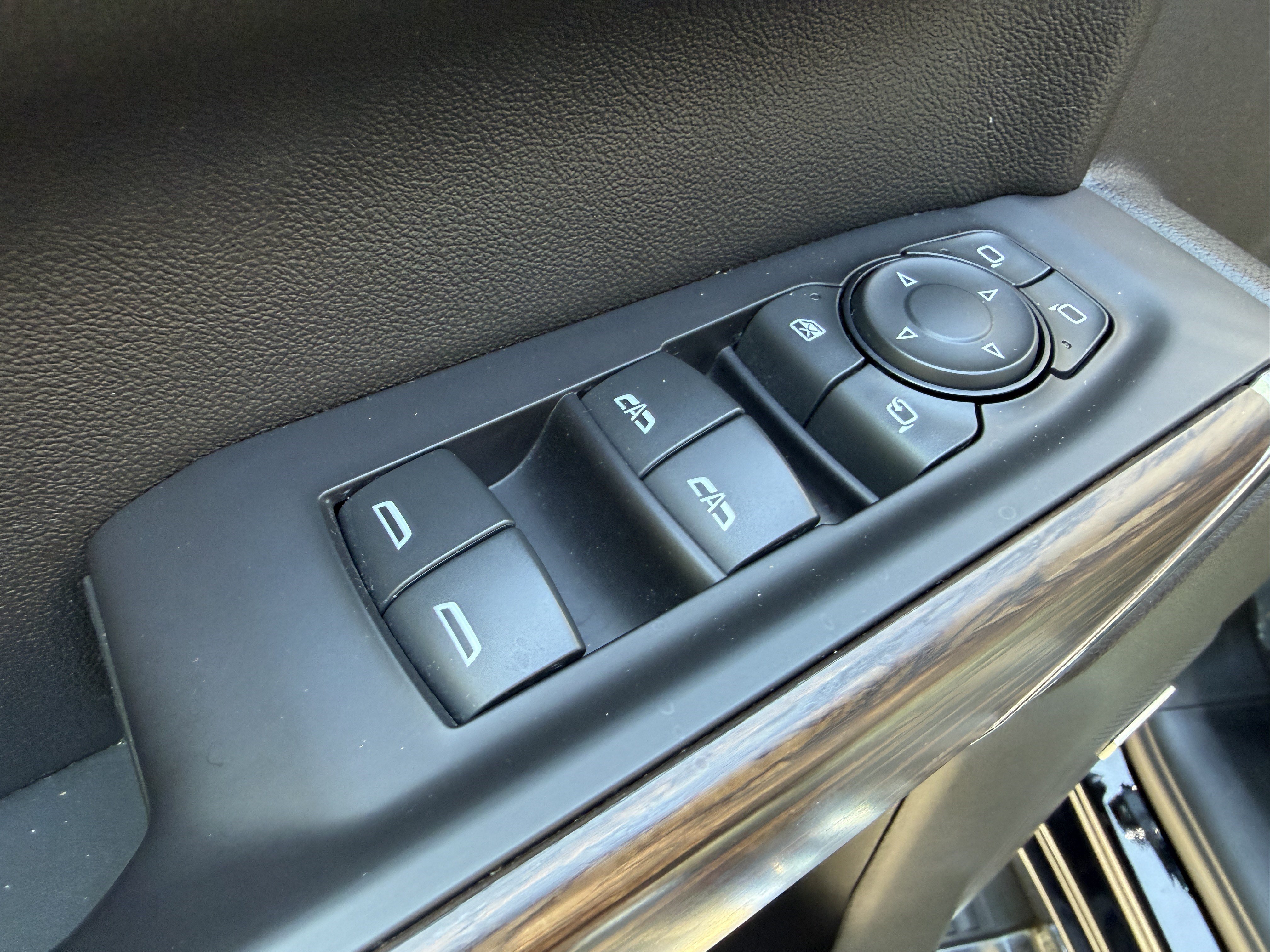 Used 2021 Chevrolet Silverado 1500 High Country w/ Technology Package AWD/4WD image 14