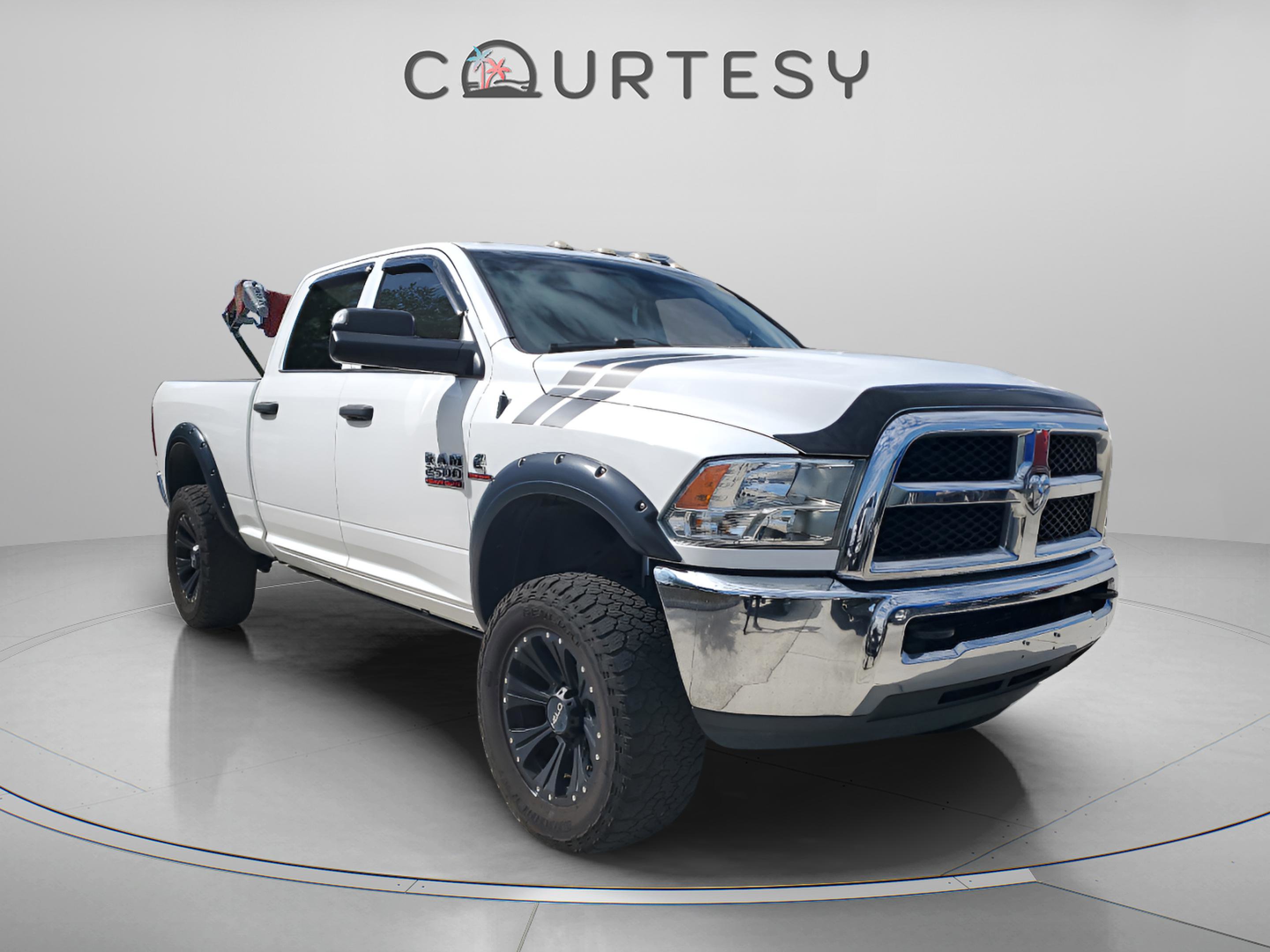 Used 2018 RAM 2500 Tradesman w/ Chrome Appearance Group image 4