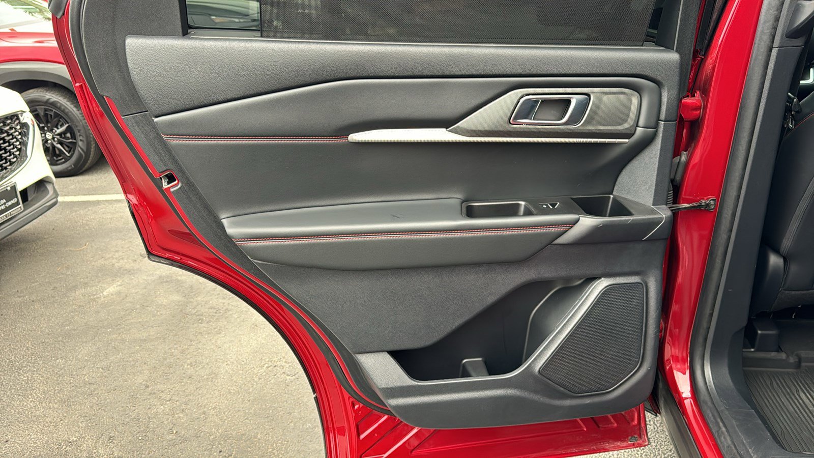 Used 2025 Ford Explorer ST-Line w/ Premium Package image 18