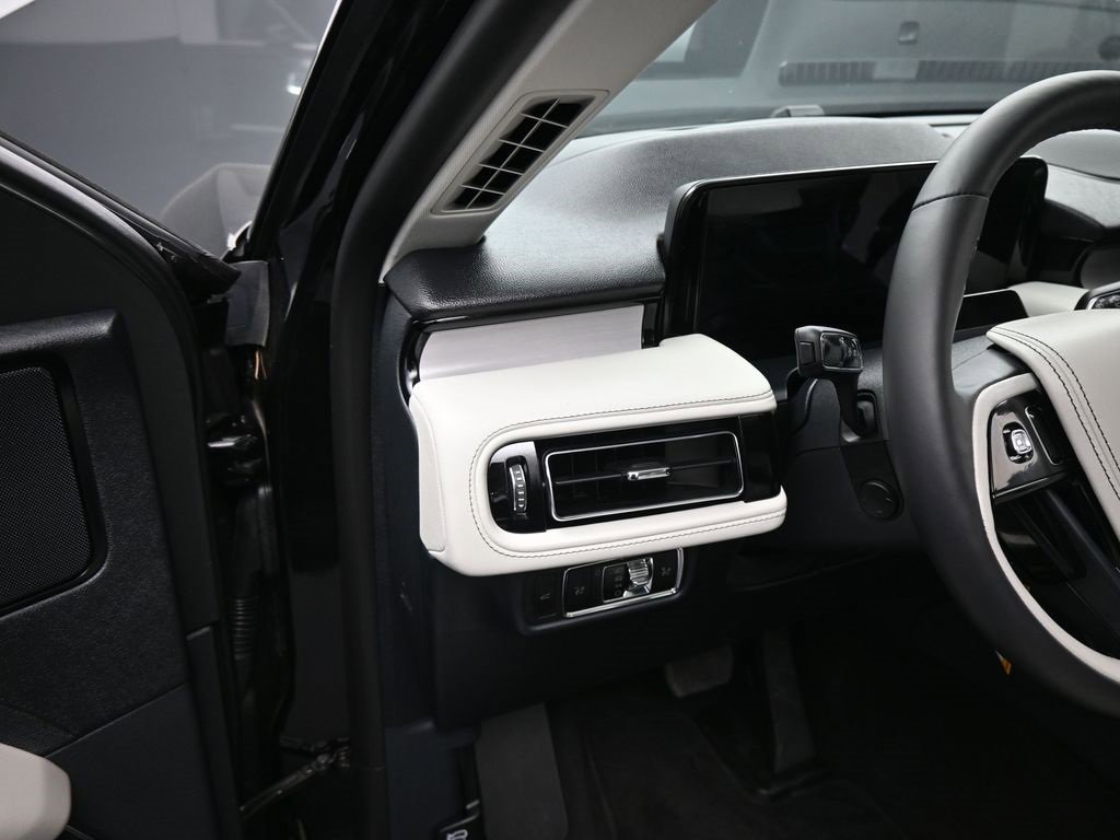 Used 2025 Lincoln Aviator Reserve w/ Illumination Package image 7