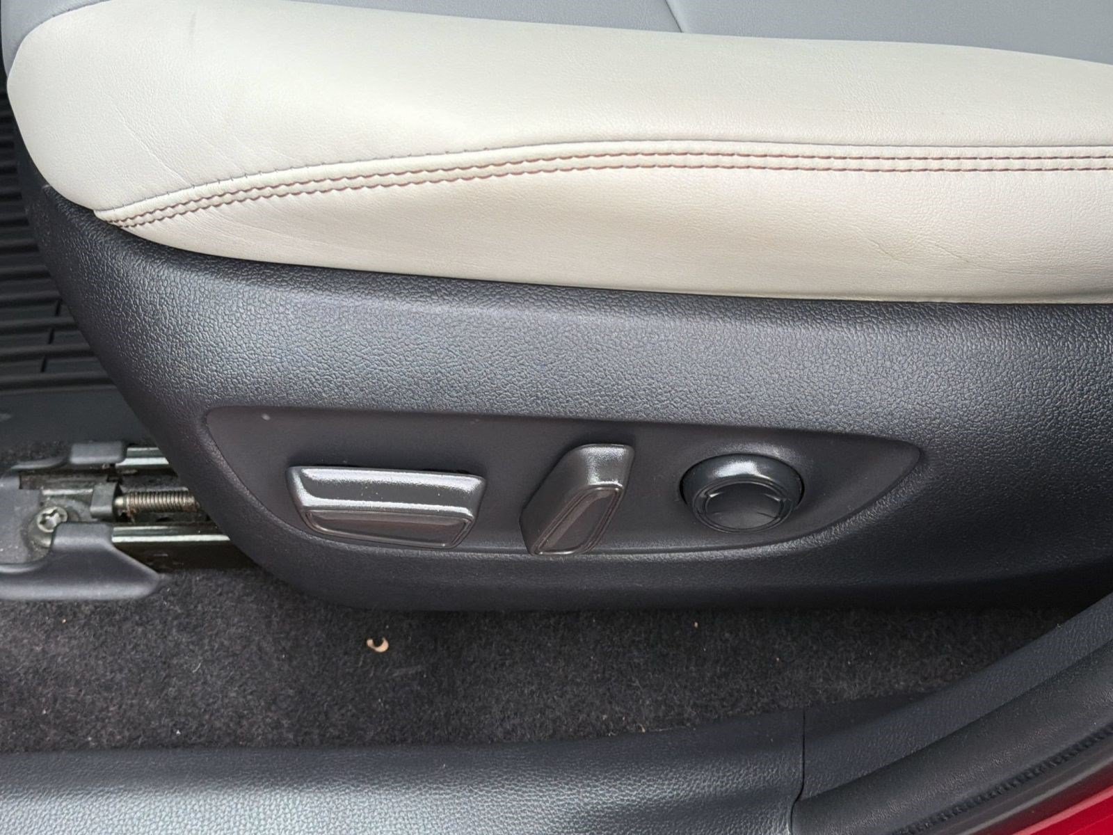 Used 2021 Toyota RAV4 Limited FWD image 15