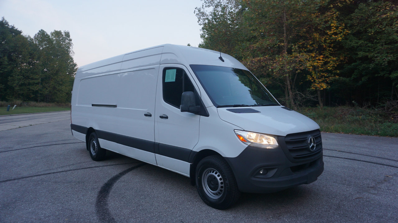 Used 2023 Mercedes-Benz Sprinter 2500 image 7