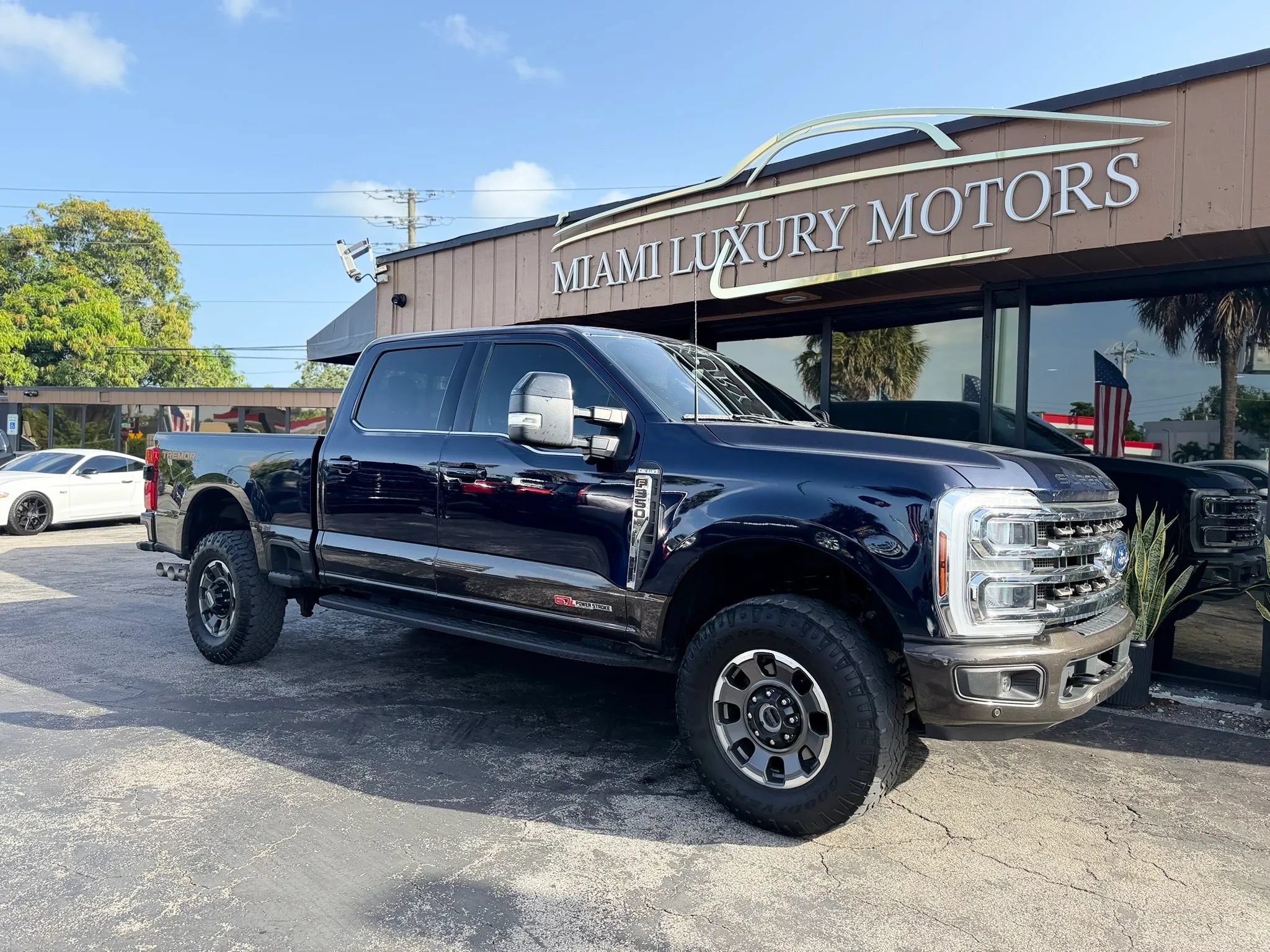 Used 2024 Ford F350 King Ranch w/ Tremor Off-Road Package AWD/4WD image 2