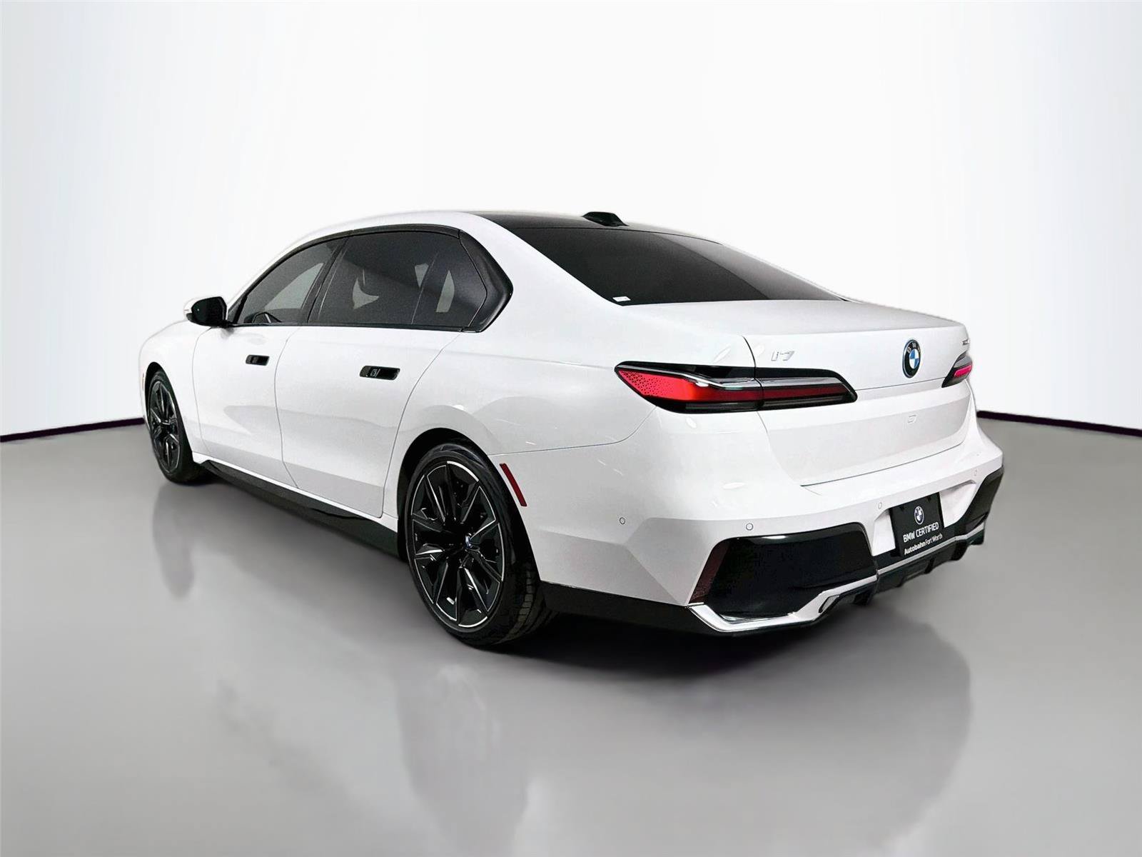 Used 2023 BMW i7 xDrive60 w/ Executive Package 2 AWD/4WD image 7